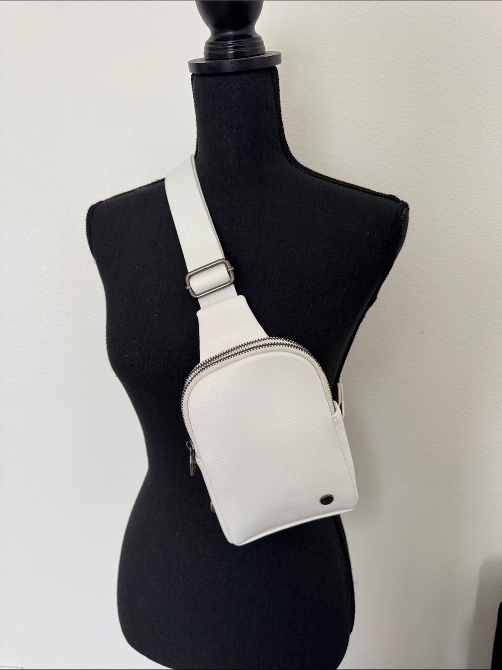 Sling bag white
